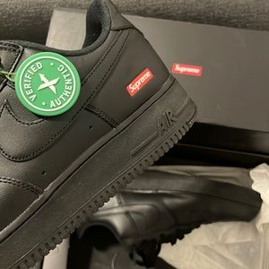 Supreme Black Low Forces